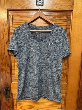 Under Armour Women's Gray Heather V-Neck Short Sleeve Tee